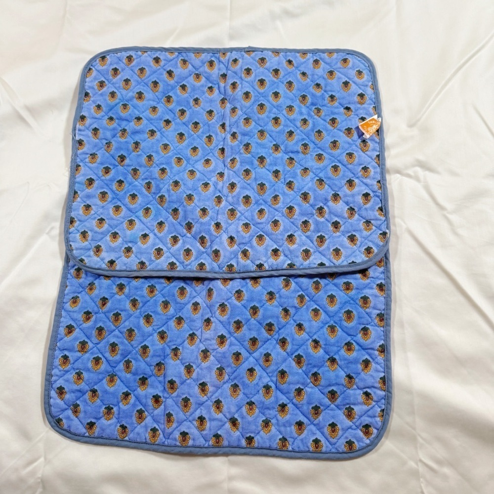 Vintage Tablecloths Etc. Reversible Quilted Placemats - Picture 2 of 4